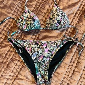 Brand new women’s string bikini